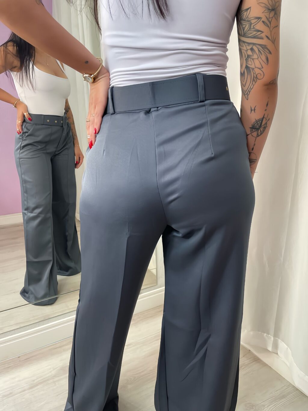 Calça Pantalona com cinto cinza